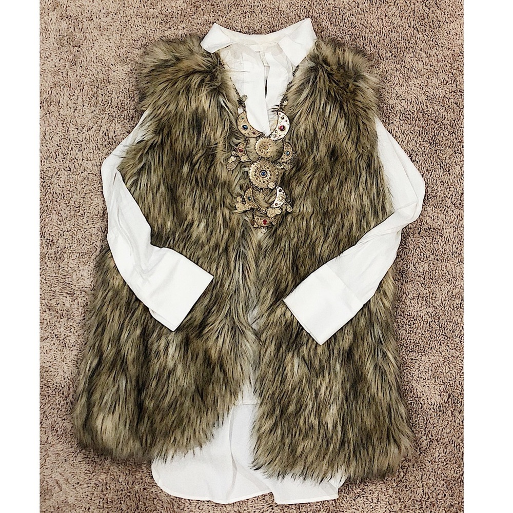 Faux Fur Vest size: Medium